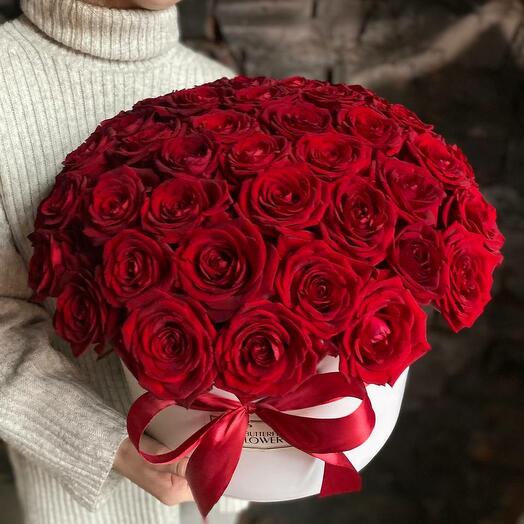 Bouquet of 51 red roses in a designer box "Luxury of red"
