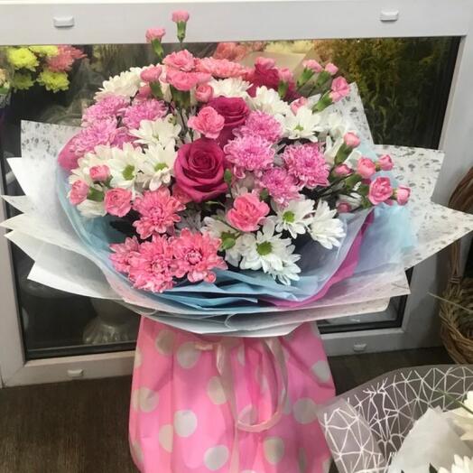 The bouquet is assembled round