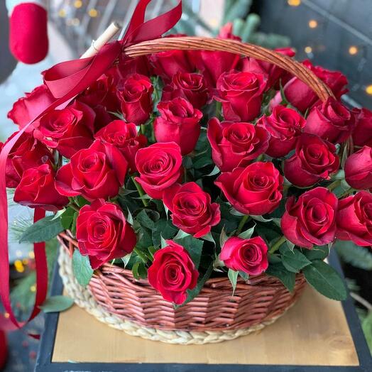 Розы 51 шт в корзине