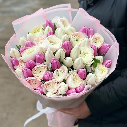 Тюльпаны с ранункулюсами букет