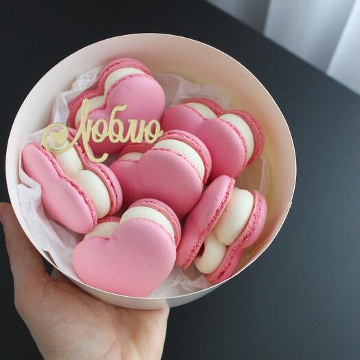 Набор сердечек макарон -6шт с клубничным вкусом
