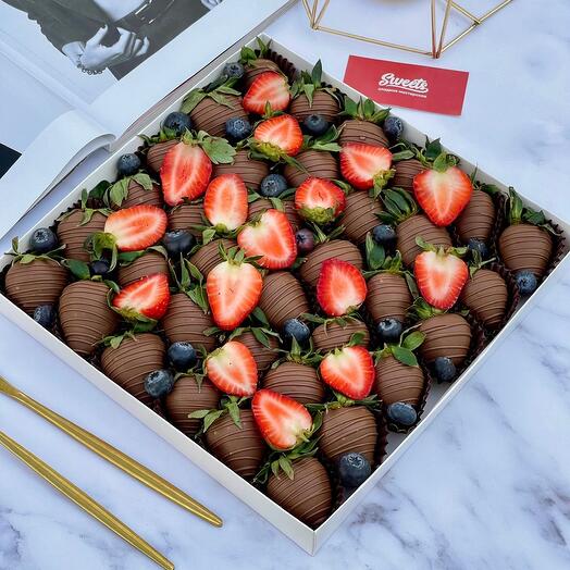 Клубника в шоколаде 36-42 шт - Berry Day