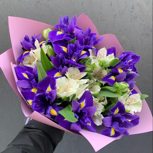 Ramo de iris con alstroemeria