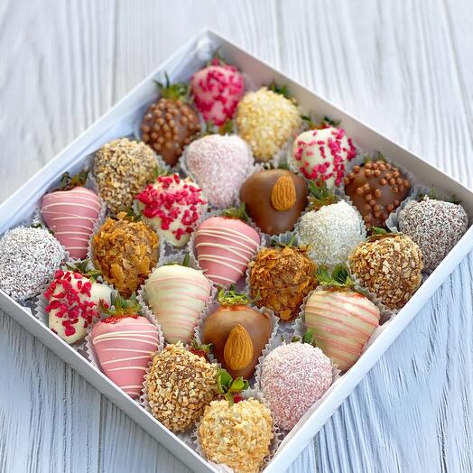 Fresas cubiertas de chocolate.Delicioso conjunto Surtido
