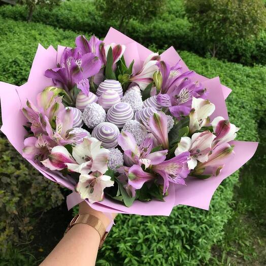 Букет клубника в шоколаде 🍓с цветами