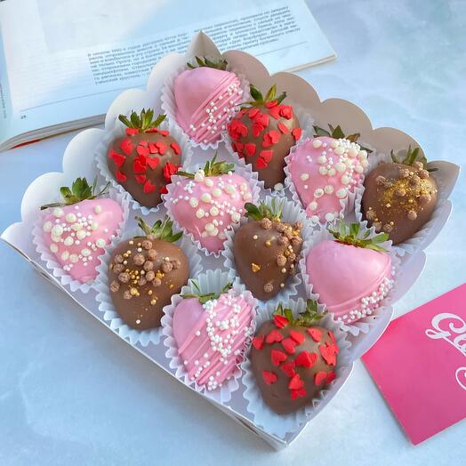 Клубника в шоколаде «Сияние» 9-12 шт