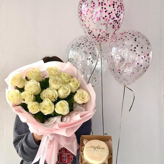 Сет "Яркий" букет роз, бенто тортик и шарики