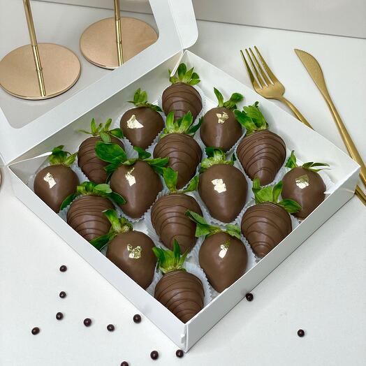 Strawberries in chocolate 16 pcs