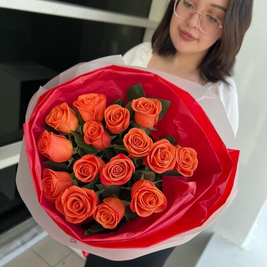 Bouquet of 15 roses in branded packaging
