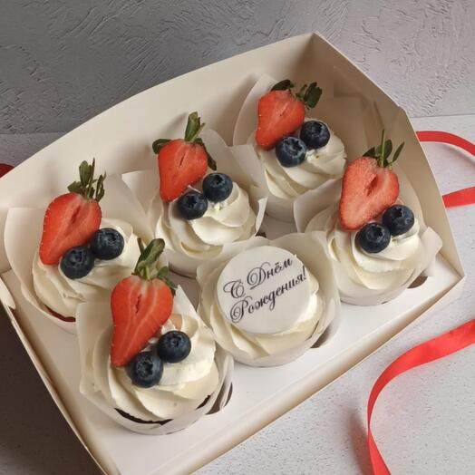 Капкейки с ягодами