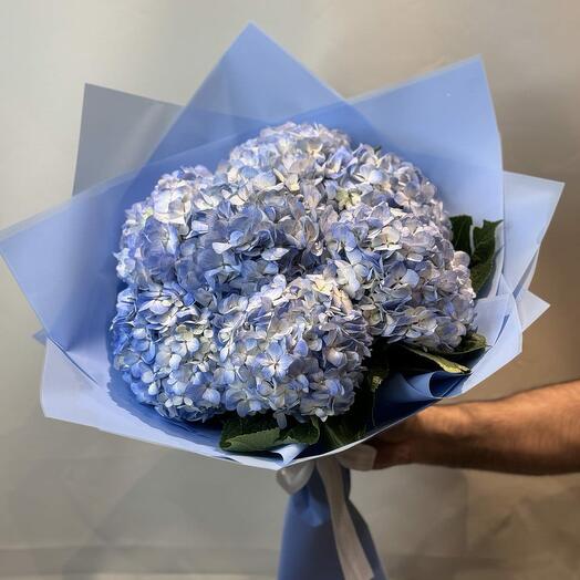 HYDRAGA BLUE HAND BOUQUET