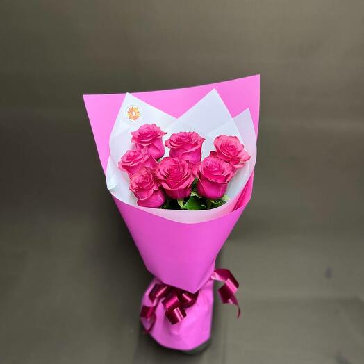 Букет из 7 Голландских малиновых роз от Оранж