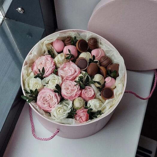 Вкус наслаждения 😍Клубника в шоколаде и кустовая роза 🌹