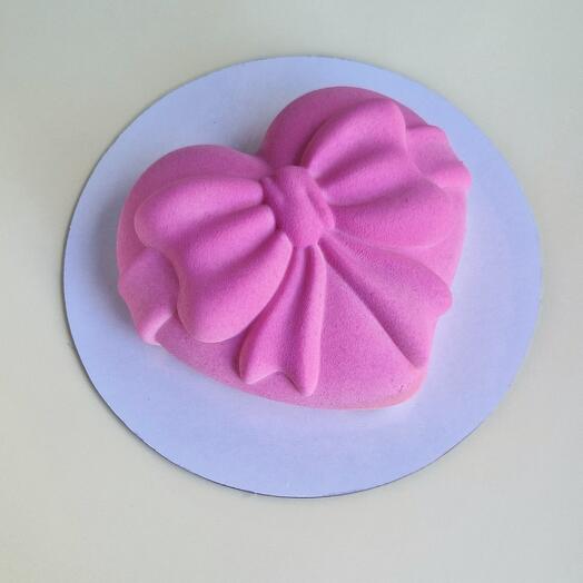 Муссовый торт манго-маракуй с бантом