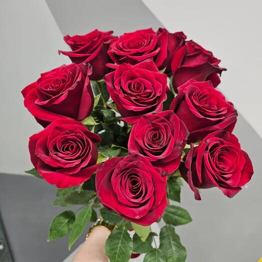 Ramo de 11 rosas Burdeos