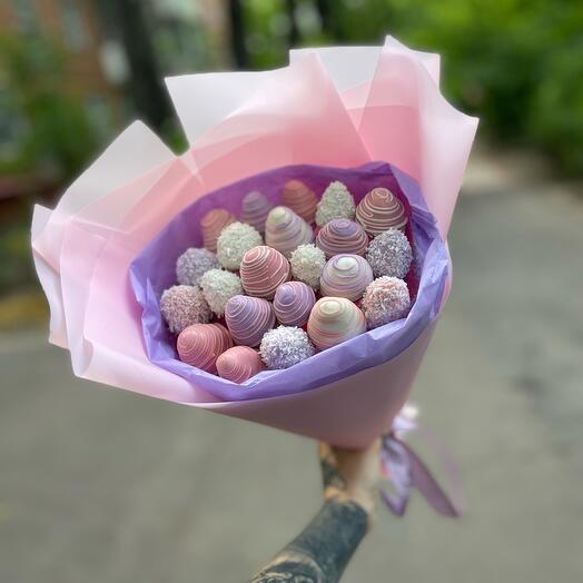 Strawberry bouquet "Airy"