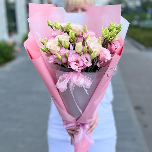 Эустома розовая в нежной упаковке