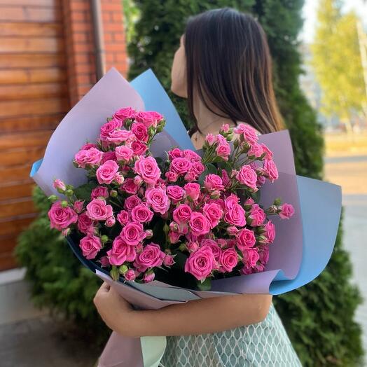Розовые розы