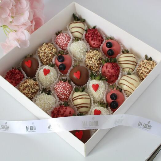 Клубника в шоколаде, набор «Микс» 20-25 мини-ягод