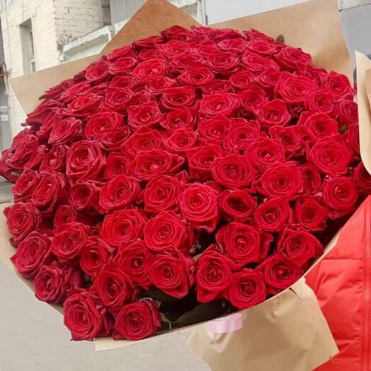 Букет из 101 красной розы Red Naomi 50 см