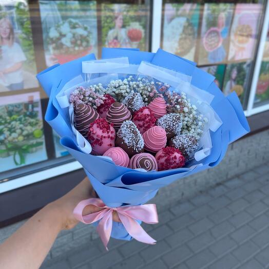 Букет из клубники в шоколаде «Голубая лагуна»
