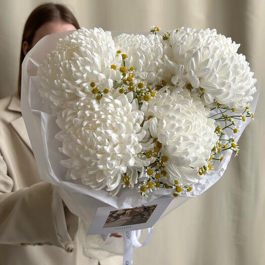 Дуо-букет из хризантем с матрикарией