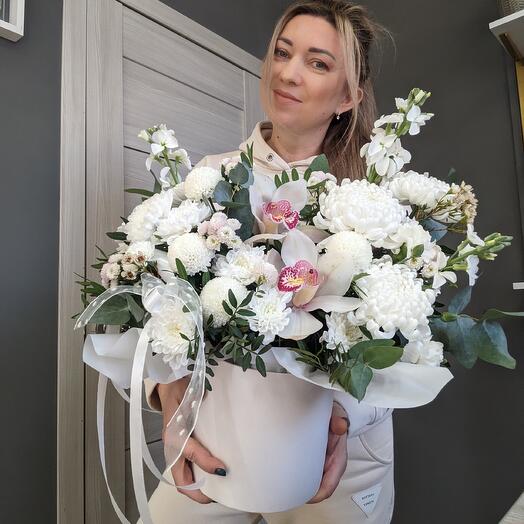 Цветы в коробке "Белый Ангел"
