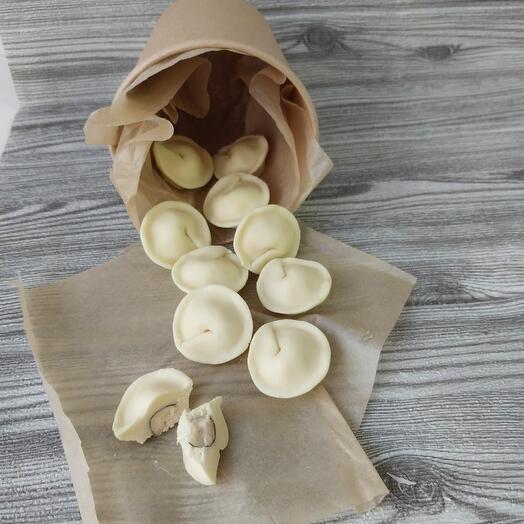 Пельмени из бельгийского шоколада с орехом