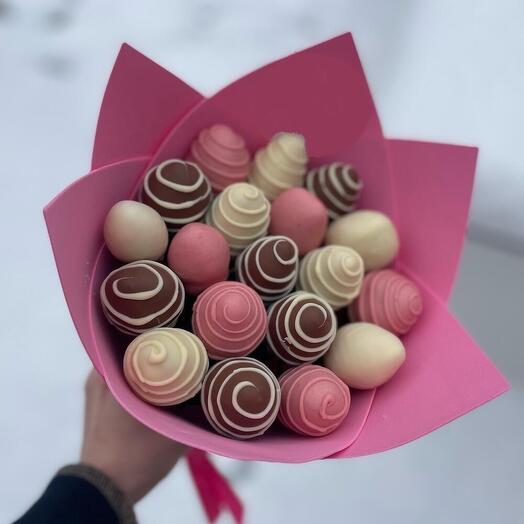 Сладкий букет из клубники в шоколаде «Гламур»