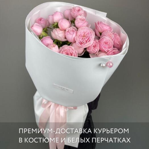 Букет из пионовидных кустовых розовых роз – нежность и роскошь