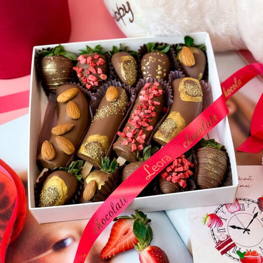 Клубника и бананы в Бельгийском шоколаде Callebaut. Подарочный набор 1014. Leora-chocolate