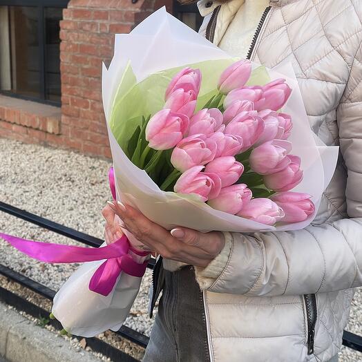 Bouquet of 20 light pink tulips