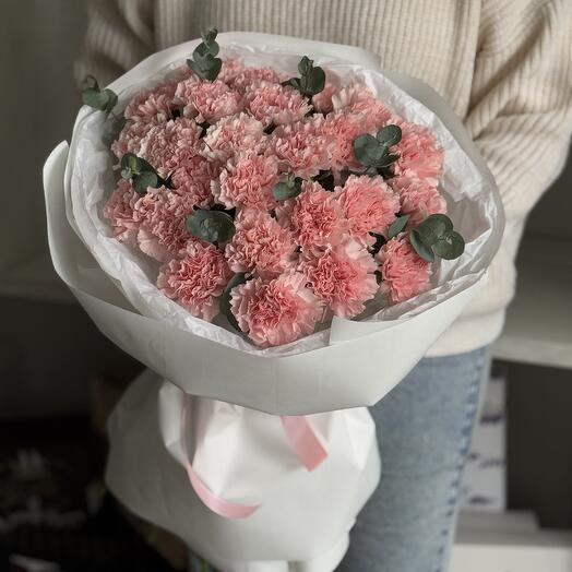 25 розовых диантсуов с эвкалиптом