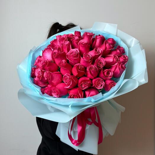 Моно букет из 51 малиновых роз