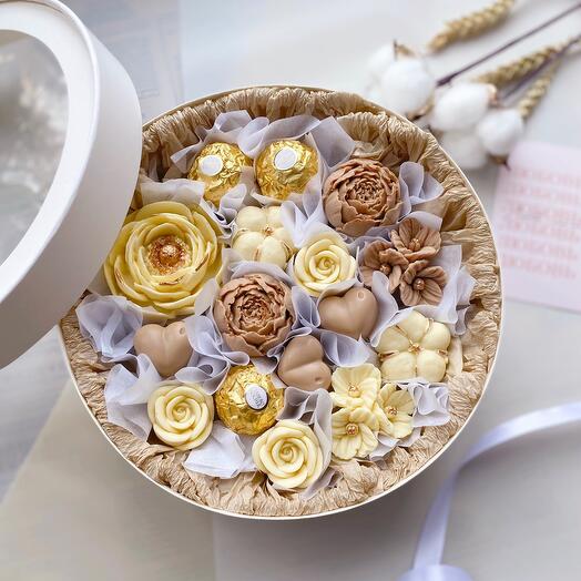 Flores de chocolate en la Caja de dulces de fererro rocher