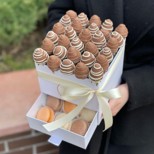 Шкатулка маленькая Cocoa с макаронсами