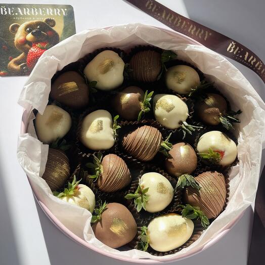 Клубника в шоколаде Круглая коробка Two Chocolates Gold