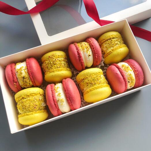 A set of macaroni cakes for your loved ones