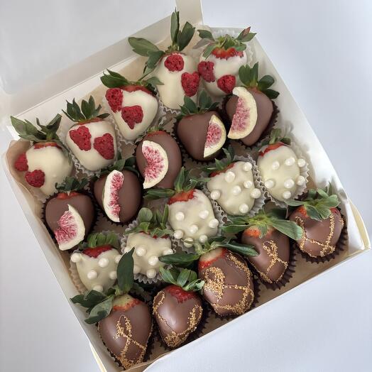 Клубника а шоколаде 20 штук подарок на Новый год