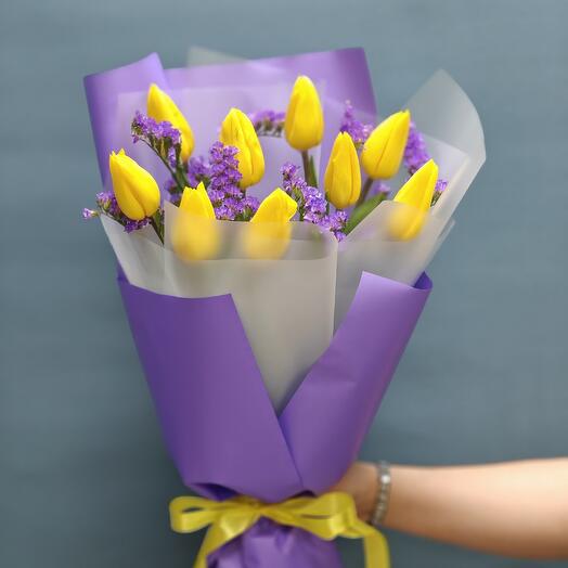 Тюльпаны яркие