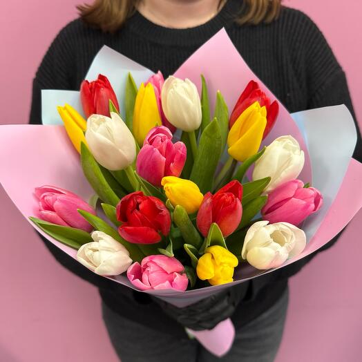 Букет из 19 тюльпанов микс