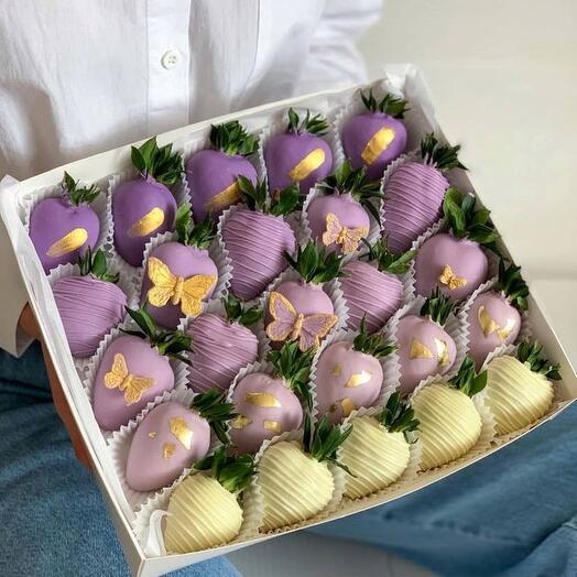 Клубника в шоколаде 25 шт с бабочками