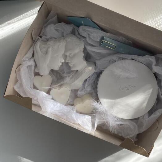 Свечи и декор в подарок