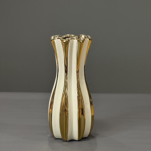Бело-золотая ваза