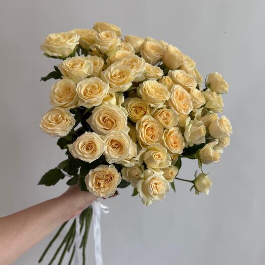 11 rosas en un ramo de Kenia