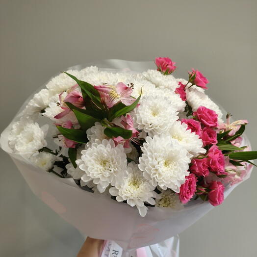 Бело розовый букет