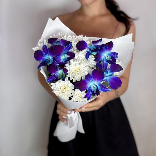 Букет из орхидей Космос c хризантемой