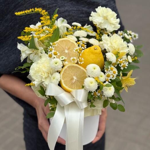 Цветы в коробке «лимончелло🍋»