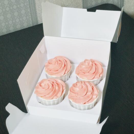 Клубничные капкейки 🧁