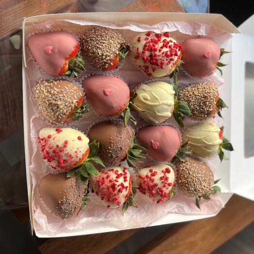 Клубничка в шоколаде 16 шт